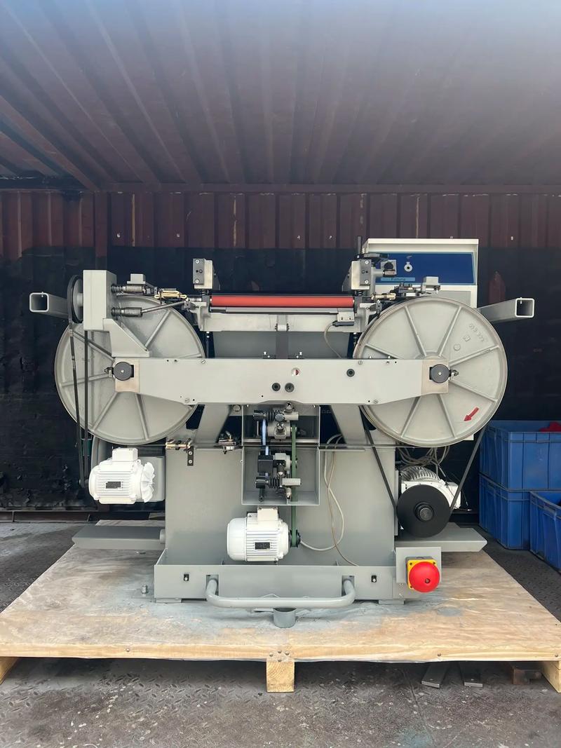 踏實(shí)做人認(rèn)真做事 - 曹先生(德高皮具機(jī)械)片皮機(jī) - 抖音