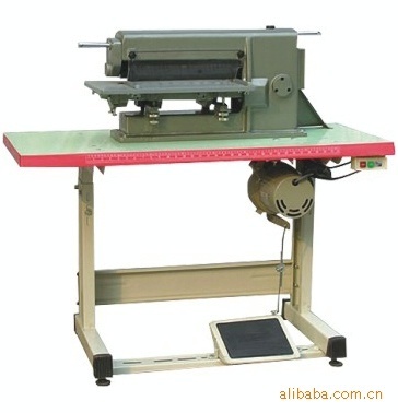 【供應(yīng)滾筒式壓花機(jī)、油壓壓花機(jī)、氣壓壓花機(jī)】價(jià)格,廠家,圖片,壓花機(jī),東莞市振飛皮革機(jī)械-